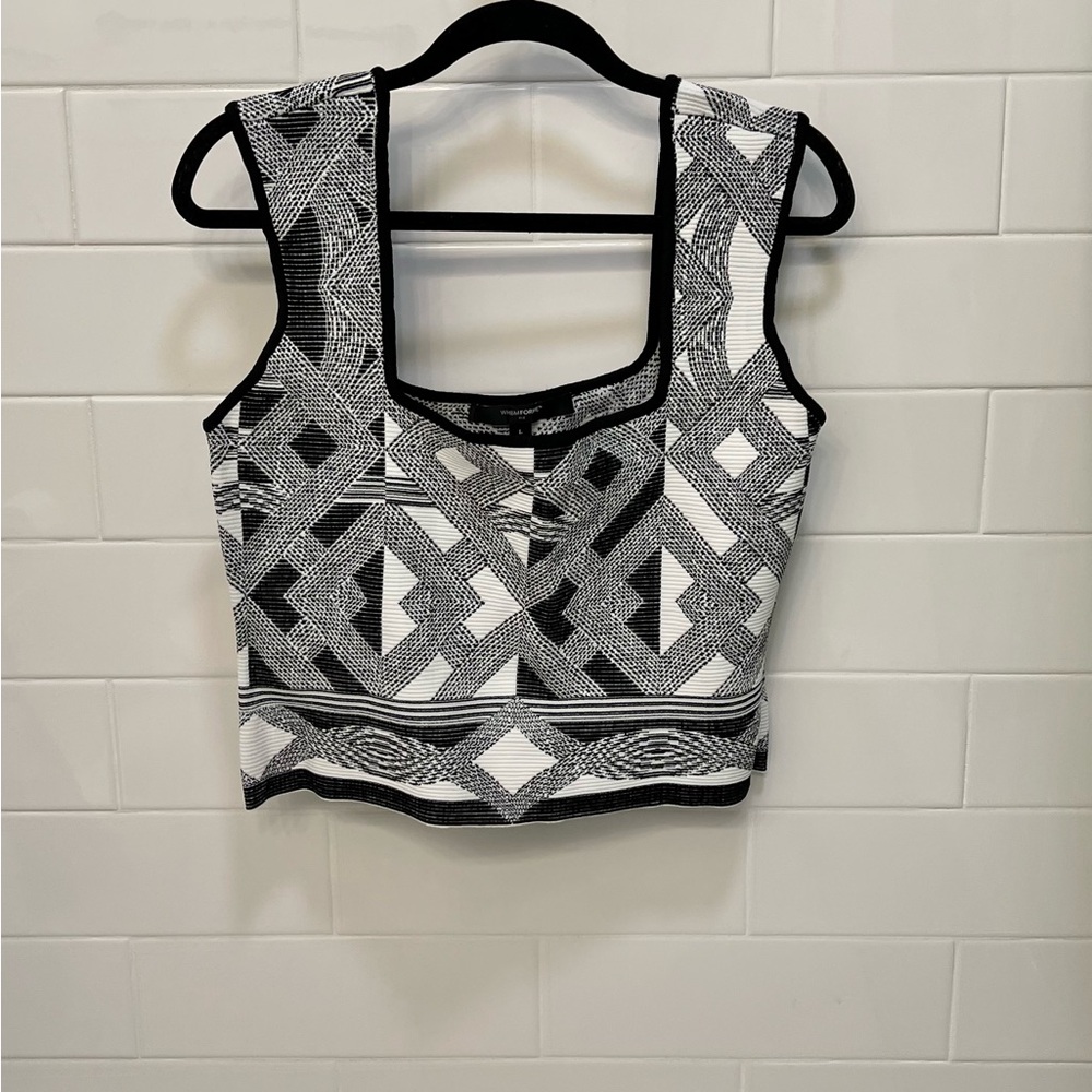 White House Black Market Black and White Geometric Crop Top